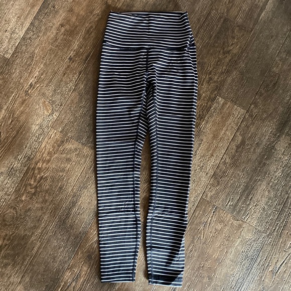 Lululemon black and white striped leggings. 25”. - Picture 1 of 4